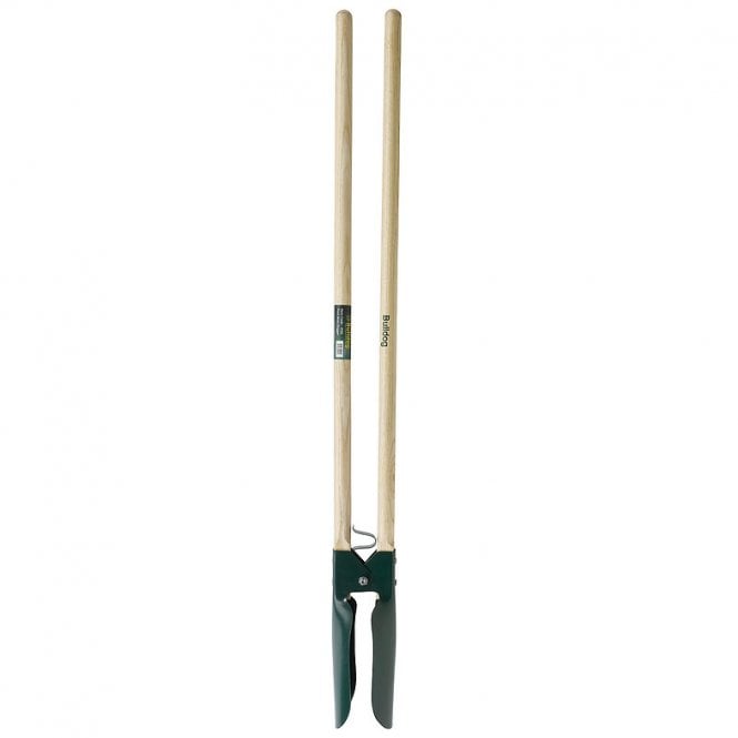 Bulldog Post Hole Digger 58in Wooden Handles